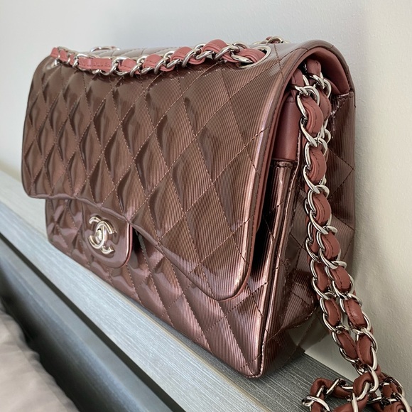 CHANEL Jumbo Classic Flap Patent Lambskin - Picture 4 of 16